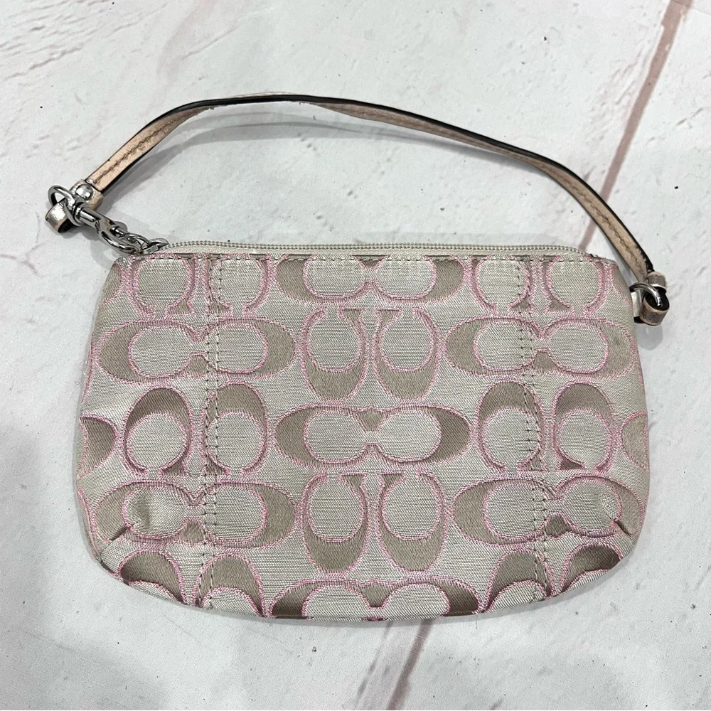 Coach Daisy Outline Signature C Monogram Metallic Khaki Pink Wristlet
